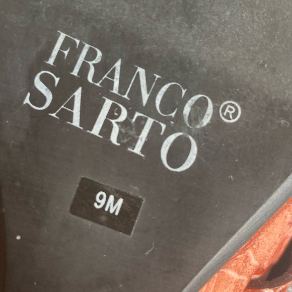 Franco Sarto~Croc-Embossed~Leather~Thong~Wedge~Sandal~Metal Ring Detail~Size 9 - Picture 11 of 11